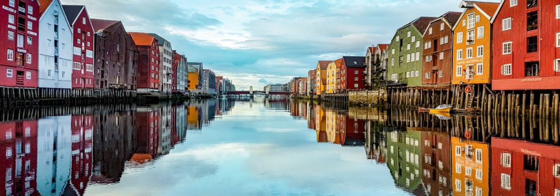 The harbor and city of Trondheim in Norway; Shutterstock ID 1186327096; purchase_order: TUIC-22-0049; job: Destinationsmotive Dezember; client: TUI CRUISES; other: